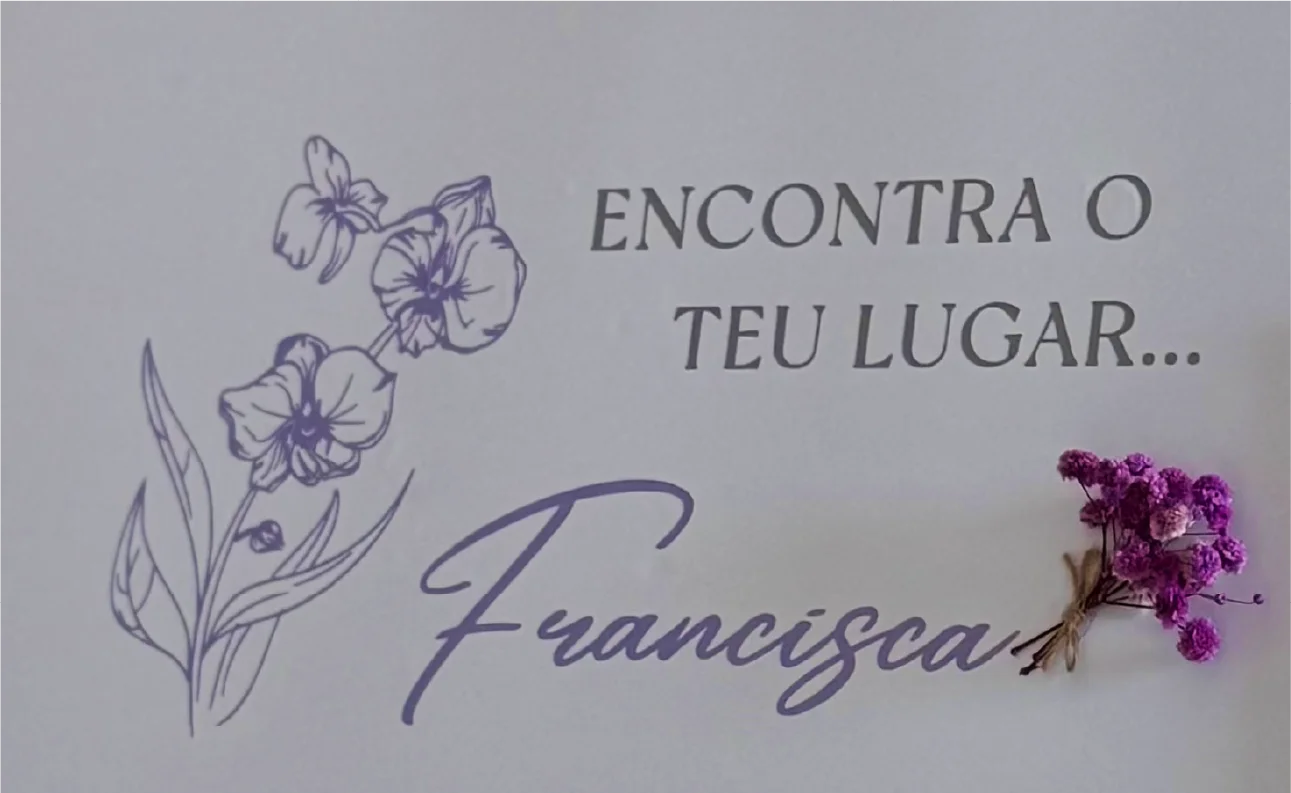 Detalhe do nome da Francisca no seating plan.